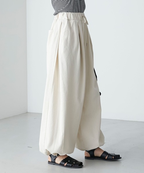 forksy.(フォルクシー)の「【forksy.】サイドタックワイドデニムパンツ(デニムパンツ・レディース・アイボリー/ブラック/ネイビー・FREE)」の6枚目の写真