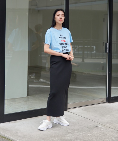 COLONY 2139(コロニートゥーワンスリーナイン)の「20/USA天竺プリント裾スリットTシャツ(Tシャツ/カットソー・レディース・ホワイト/ブラック/サックスブルー・FREE)」の16枚目の写真