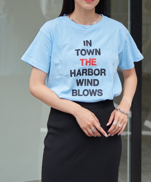 COLONY 2139(コロニートゥーワンスリーナイン)の「20/USA天竺プリント裾スリットTシャツ(Tシャツ/カットソー・レディース・ホワイト/ブラック/サックスブルー・FREE)」の6枚目の写真