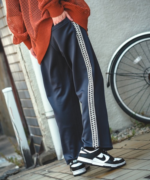 NULL(ヌル)の「【NULL】テープ使い ライン トラックパンツ(その他パンツ・メンズ・バーガンディー/ネイビー/ブラック・MEDIUM/LARGE)」の7枚目の写真