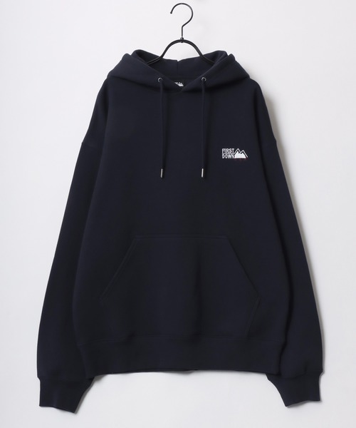 FIRST DOWN（ファーストダウン）の「FIRST DOWN/ファーストダウン LOGO HOODED SWEAT/オーバーサイズ 裏起毛 ロゴ ワンポイント刺繍 スウェット パーカー（パーカー・メンズ・ネイビー/ホワイト/グレー・M/L/XL）」の6枚目の写真