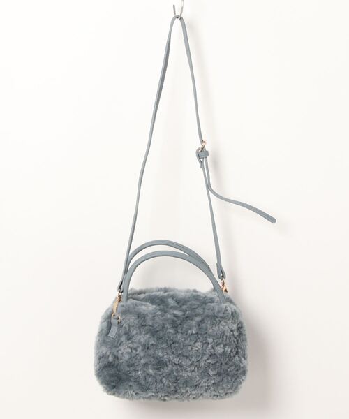 Q(キュー)の「カールフェイクファーミニトート(トートバッグ・レディース・チャコールグレー/ライトブルー・ONE SIZE)」の7枚目の写真