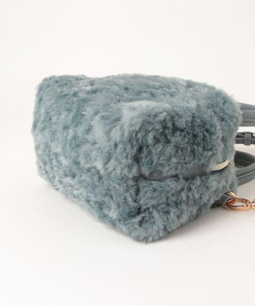 Q(キュー)の「カールフェイクファーミニトート(トートバッグ・レディース・チャコールグレー/ライトブルー・ONE SIZE)」の10枚目の写真