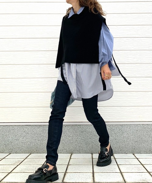 Q(キュー)の「カールフェイクファーミニトート(トートバッグ・レディース・チャコールグレー/ライトブルー・ONE SIZE)」の4枚目の写真