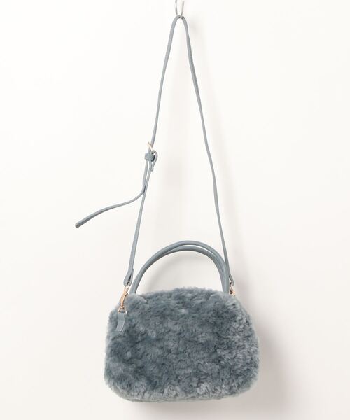 Q(キュー)の「カールフェイクファーミニトート(トートバッグ・レディース・チャコールグレー/ライトブルー・ONE SIZE)」の5枚目の写真