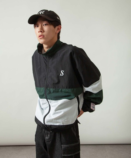 ZIP FIVE（ジップファイブ）の「【ZIP FIVE】 ワンポイント ロゴ 刺繍 切替 ナイロン ジャケット（ナイロンジャケット・メンズ・ブラック系/ワイン/ブラック×グリーン/ブラック/ホワイト/ブラック×ホワイト・X-LARGE/MEDIUM/LARGE）」の13枚目の写真