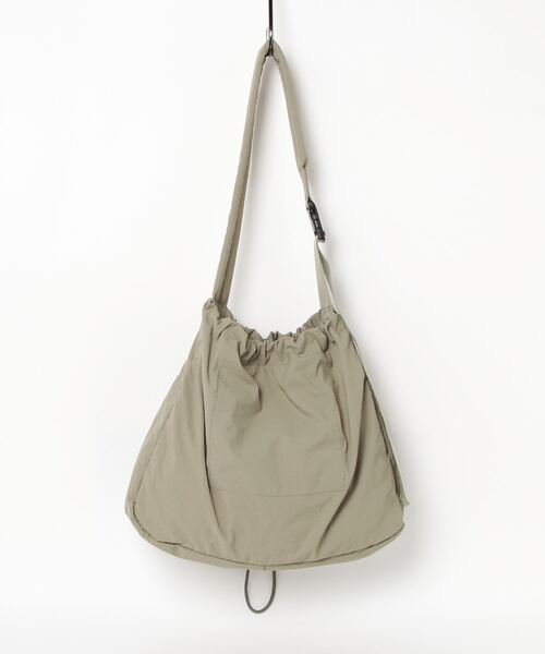 AS KNOW AS plus（アズノゥアズプラス）の「☆ハリソン ナイロン巾着ショルダーバッグ（ショルダーバッグ・レディース・アイボリー/ブラック/カーキ/グレー・FREE）」の13枚目の写真
