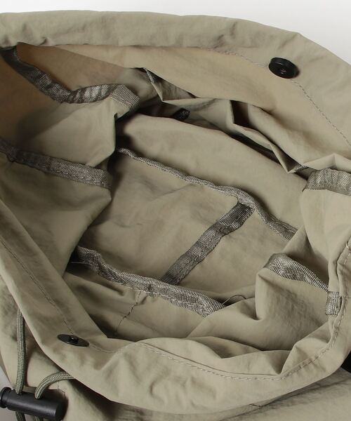 AS KNOW AS plus（アズノゥアズプラス）の「☆ハリソン ナイロン巾着ショルダーバッグ（ショルダーバッグ・レディース・アイボリー/ブラック/カーキ/グレー・FREE）」の15枚目の写真