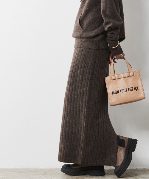 CHIC STYLE(シックスタイル)の「<大きいサイズ>ワイドリブニットロングスカート シックスタイル(スカート・レディース・ブラック/グレー/モカ・L/LL/3L/4L/5L)」の1枚目の写真