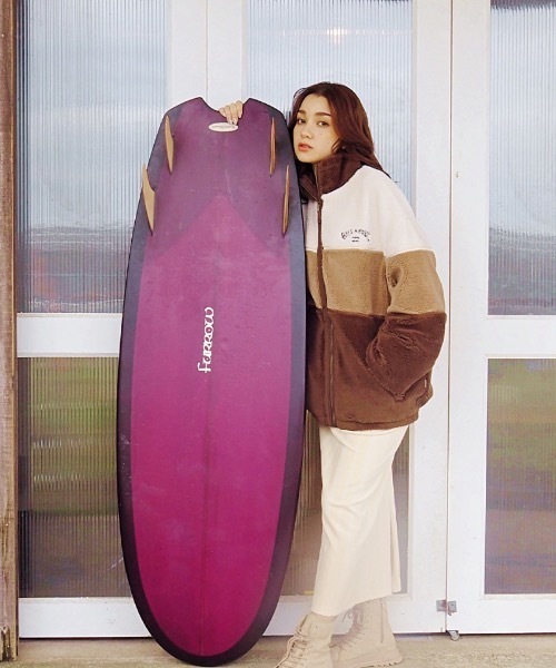 BILLABONG（ビラボン）の「BILLABONG レディース 【CHILLWEAR】 CUT VELOURS LONG SKIRT ロングスカート 【2023年秋冬モデル】/ビラボンセットアップ対応ベロアランダムストライプロングスカート（スカート・レディース・オフホワイト/ブラウン系その他・MEDIUM/LARGE）」の3枚目の写真