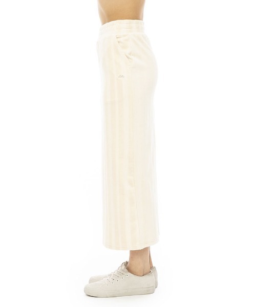 BILLABONG（ビラボン）の「BILLABONG レディース 【CHILLWEAR】 CUT VELOURS LONG SKIRT ロングスカート 【2023年秋冬モデル】/ビラボンセットアップ対応ベロアランダムストライプロングスカート（スカート・レディース・オフホワイト/ブラウン系その他・MEDIUM/LARGE）」の7枚目の写真