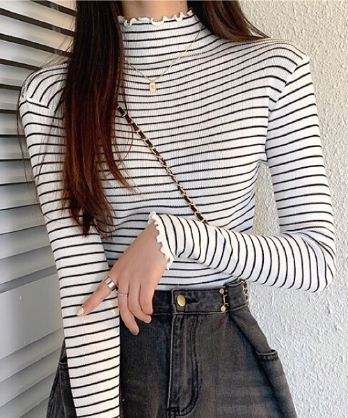 SHEENA(シーナ)の「ボーダーハイネックストレッチプルオーバー(Tシャツ/カットソー・レディース・ベージュ/ホワイト/ブラック/ブラウン・M)」の2枚目の写真