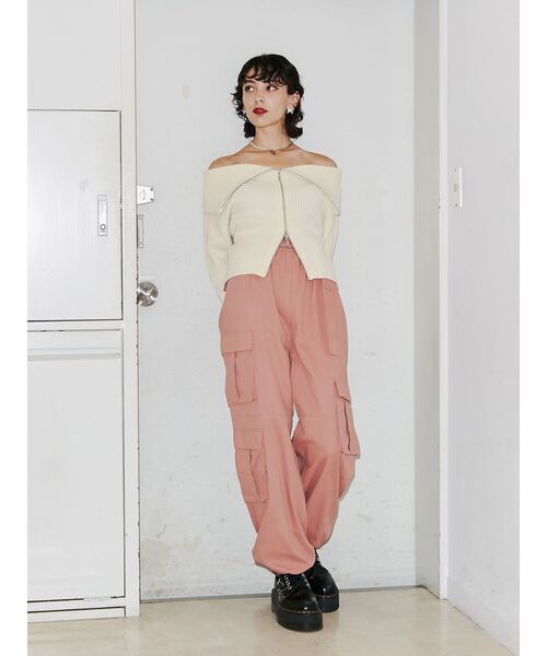 jouetie（ジュエティ）の「オフショルZIPリブニットカーデ（カーディガン/ボレロ・レディース・ブルー/アイボリー/ブラック・MEDIUM）」の6枚目の写真