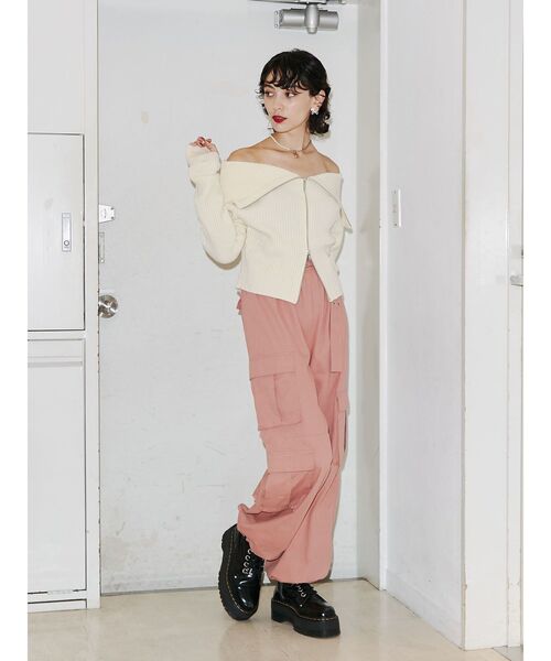 jouetie（ジュエティ）の「オフショルZIPリブニットカーデ（カーディガン/ボレロ・レディース・ブルー/アイボリー/ブラック・MEDIUM）」の10枚目の写真