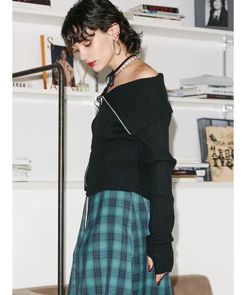 jouetie（ジュエティ）の「オフショルZIPリブニットカーデ（カーディガン/ボレロ・レディース・ブルー/アイボリー/ブラック・MEDIUM）」の15枚目の写真