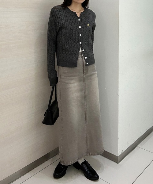 solleim（ソルレム）の「ワンポイント刺繍キーネックケーブルニットカーディガン（カーディガン/ボレロ・レディース・パープル/ネイビー/アイボリー/グレー/ブラウン/ボルドー/ネイビー系/パープル系/ホワイト系/ブラウン系/レッド系/グレー系/ブラック・M/L）」の15枚目の写真