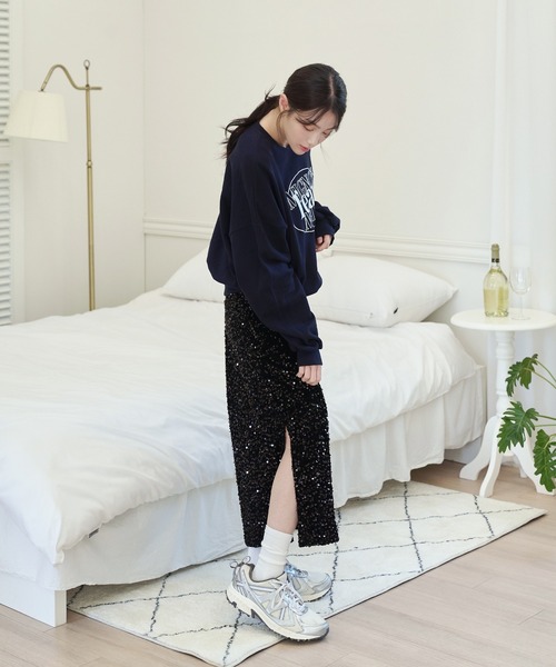 UNE MANSION（ユヌマンション）の「スパンコールキラキララメ加工スリットロングスカート（スカート・レディース・ブラック/シルバー/ブラウン・FREE）」の5枚目の写真