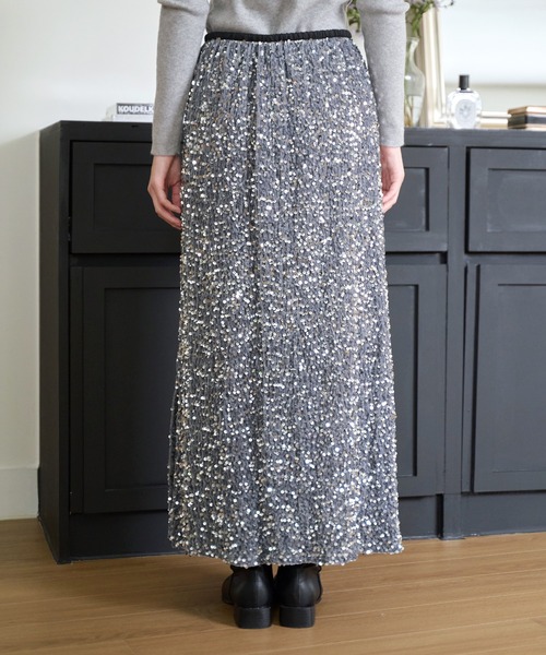 UNE MANSION（ユヌマンション）の「スパンコールキラキララメ加工スリットロングスカート（スカート・レディース・ブラック/シルバー/ブラウン・FREE）」の16枚目の写真