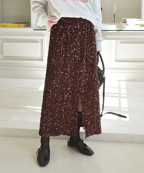 UNE MANSION（ユヌマンション）の「スパンコールキラキララメ加工スリットロングスカート（スカート・レディース・ブラック/シルバー/ブラウン・FREE）」の22枚目の写真