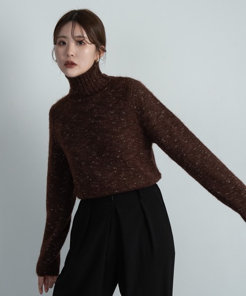 Amiur（エミレ）の「nep yarn turtle neck knit / ネップヤーンタートルネックニット（ニット/セーター・レディース・ブラウン/オートミール・FREE）」の3枚目の写真