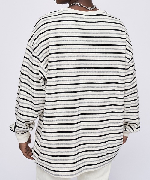 aimoha(アイモハ)の「aimoha outdoor ユニセックス オーバーサイズロゴボーダーTシャツ(Tシャツ/カットソー・レディース・レッド/ベージュ/ネイビー・LARGE/X-LARGE/MEDIUM)」の2枚目の写真
