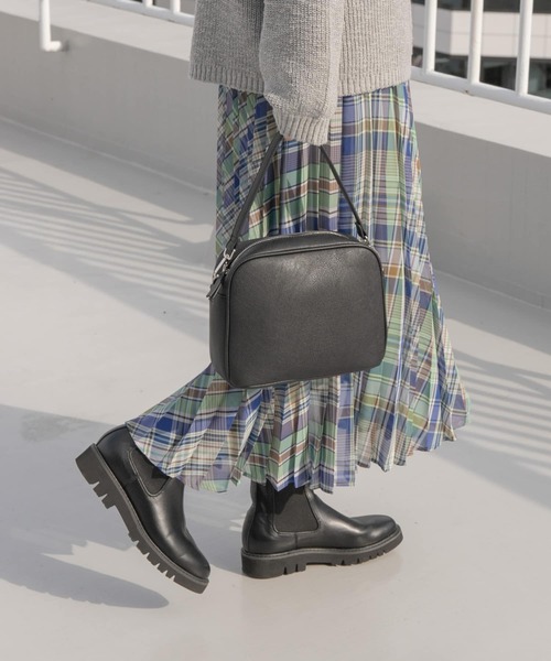 URBAN RESEARCH DOORS（アーバンリサーチドアーズ）の「2WAYスクエアショルダーバッグ（ショルダーバッグ・レディース・ブラック/ブルー系その他/ライトベージュ・-）」の7枚目の写真