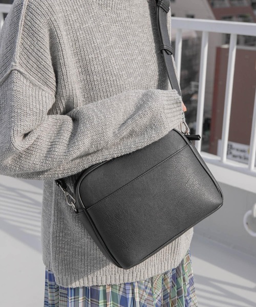 URBAN RESEARCH DOORS（アーバンリサーチドアーズ）の「2WAYスクエアショルダーバッグ（ショルダーバッグ・レディース・ブラック/ブルー系その他/ライトベージュ・-）」の8枚目の写真