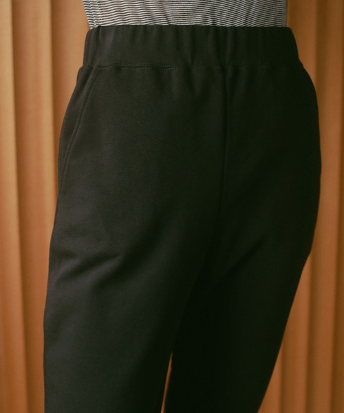 MANOF(マノフ)の「SLIT HEM SWEAT PANTS(スウェットパンツ・レディース・アイボリー/ブラック・S/M)」の9枚目の写真