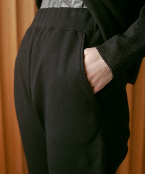 MANOF(マノフ)の「SLIT HEM SWEAT PANTS(スウェットパンツ・レディース・アイボリー/ブラック・S/M)」の10枚目の写真
