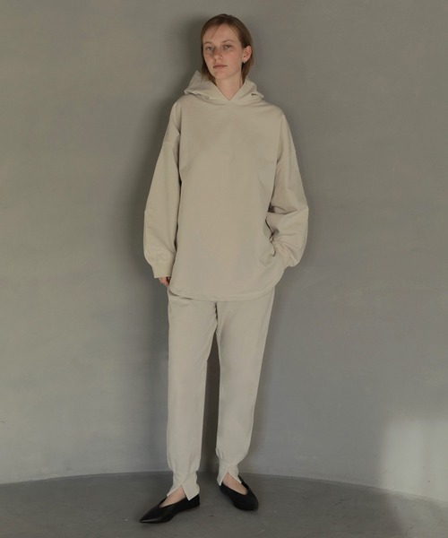 MANOF(マノフ)の「SLIT HEM SWEAT PANTS(スウェットパンツ・レディース・アイボリー/ブラック・S/M)」の11枚目の写真