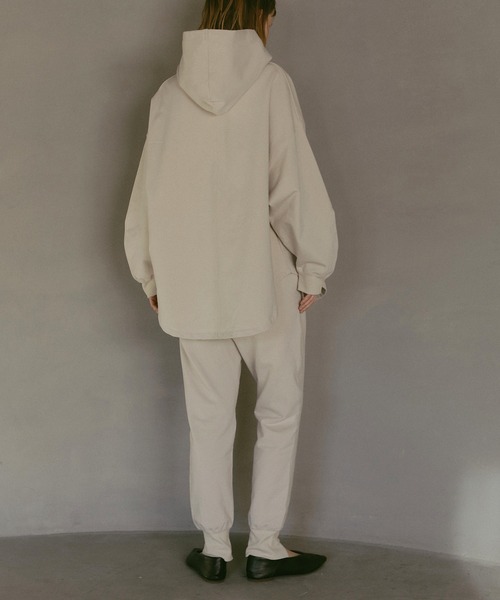 MANOF(マノフ)の「SLIT HEM SWEAT PANTS(スウェットパンツ・レディース・アイボリー/ブラック・S/M)」の13枚目の写真