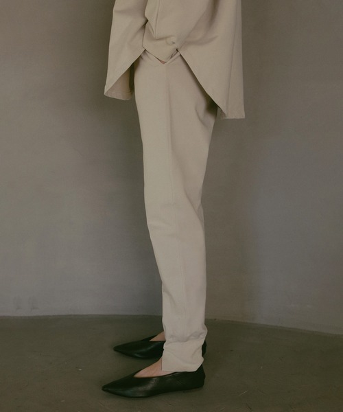 MANOF(マノフ)の「SLIT HEM SWEAT PANTS(スウェットパンツ・レディース・アイボリー/ブラック・S/M)」の15枚目の写真