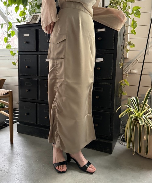 CE'E_SE'E（シーシー）の「[サイズ展開あり]サイドシャーリングカーゴスカート（スカート・レディース・ブラック/カーキ/ベージュ・M/S）」の4枚目の写真