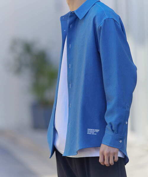ITEMS URBANRESEARCH(アイテムズ アーバンリサーチ)の「『イージーケア/UVカット』シンセティックデニム コントラストステッチシャツ(シャツ/ブラウス・メンズ・ライトブルー/ネイビー・MEDIUM/LARGE)」の3枚目の写真