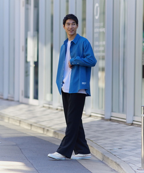 ITEMS URBANRESEARCH(アイテムズ アーバンリサーチ)の「『イージーケア/UVカット』シンセティックデニム コントラストステッチシャツ(シャツ/ブラウス・メンズ・ライトブルー/ネイビー・MEDIUM/LARGE)」の9枚目の写真
