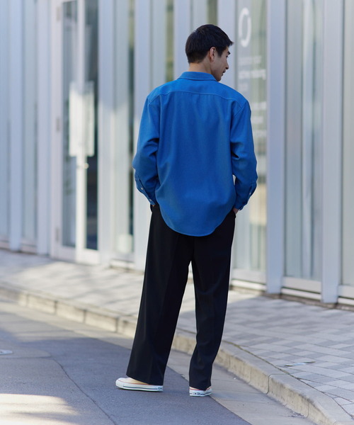 ITEMS URBANRESEARCH(アイテムズ アーバンリサーチ)の「『イージーケア/UVカット』シンセティックデニム コントラストステッチシャツ(シャツ/ブラウス・メンズ・ライトブルー/ネイビー・MEDIUM/LARGE)」の10枚目の写真