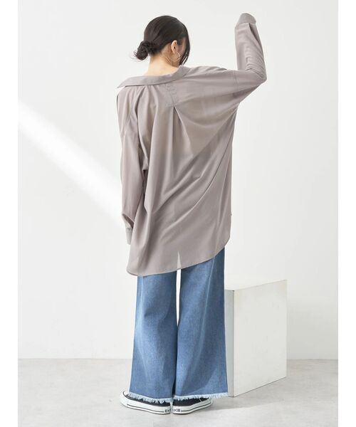 earth music&ecology(アースミュージックアンドエコロジー)の「シアーシャツ(シャツ/ブラウス・レディース・ピンク/ブラック/グレイッシュベージュ/オフホワイト/ブルー・FREE)」の14枚目の写真