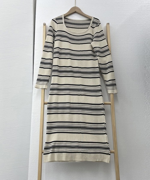 Miniministore(ミニミニストア)の「ワンピース ボーダー柄ニットワンピース(ワンピース・レディース・ブラック/アイボリー・FREE)」の4枚目の写真