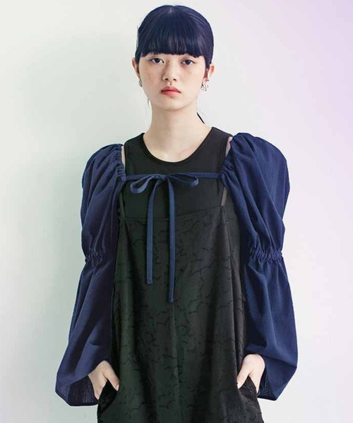 MEDE19F(メデジュウキュウ)の「MEDE19F コットンサッカー素材の袖だけボレロ(カーディガン/ボレロ・レディース・ネイビー/ブラック・LARGE/MEDIUM/XX-LARGE/X-LARGE)」の2枚目の写真