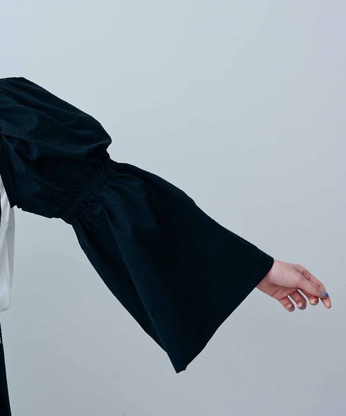 MEDE19F(メデジュウキュウ)の「MEDE19F コットンサッカー素材の袖だけボレロ(カーディガン/ボレロ・レディース・ネイビー/ブラック・LARGE/MEDIUM/XX-LARGE/X-LARGE)」の7枚目の写真