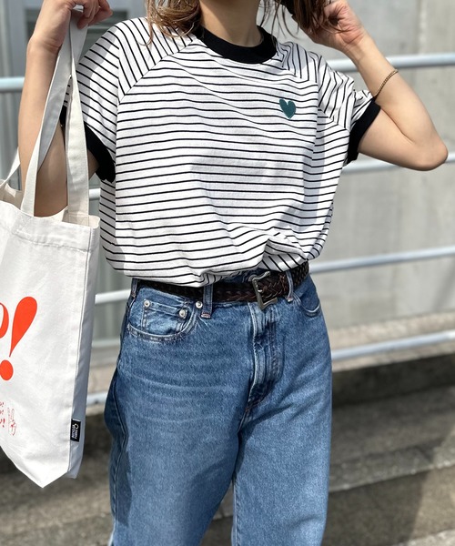 mi via loca(ミヴィアロカ)の「ハート&ロゴ刺繍 ラグランTシャツ(Tシャツ/カットソー・レディース・ベージュ/オフホワイト/ホワイト×ブラック/スミクロ・FREE)」の2枚目の写真