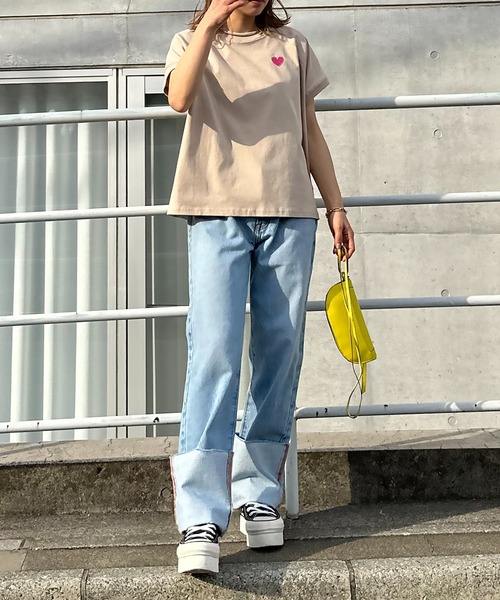 mi via loca(ミヴィアロカ)の「ハート&ロゴ刺繍 ラグランTシャツ(Tシャツ/カットソー・レディース・ベージュ/オフホワイト/ホワイト×ブラック/スミクロ・FREE)」の16枚目の写真