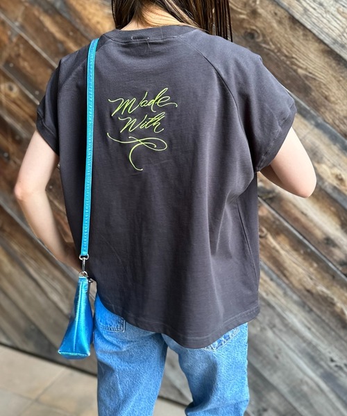 mi via loca(ミヴィアロカ)の「ハート&ロゴ刺繍 ラグランTシャツ(Tシャツ/カットソー・レディース・ベージュ/オフホワイト/ホワイト×ブラック/スミクロ・FREE)」の19枚目の写真