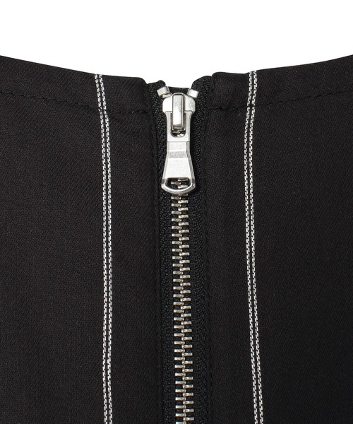 ADAM ET ROPE'(アダムエロペ)の「《環境配慮》フロントジップサロペット(サロペット/オーバーオール・レディース・グレー系その他/ブラック・FREE)」の12枚目の写真