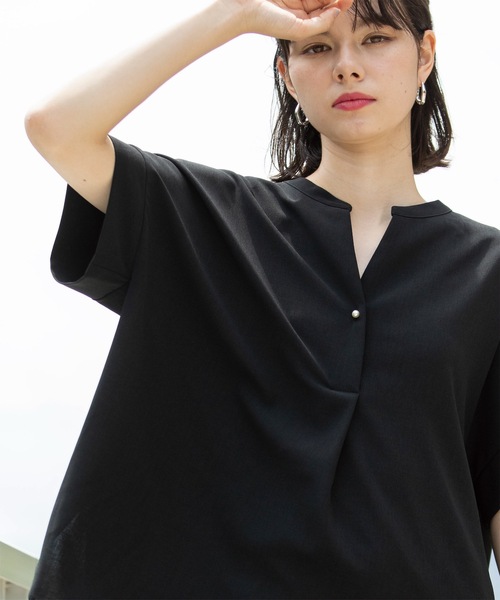 OPAQUE.CLIP（オペークドットクリップ）の「◆《SS-LLsize≫パール調ボタンスキッパーブラウス/セットアップ対応【防シワ/ストレッチ/抗ピル/洗濯機洗い可】（シャツ/ブラウス・レディース・ネイビー/キャメル/ブラック/ライトベージュ・40/38/42/36/34）」の13枚目の写真