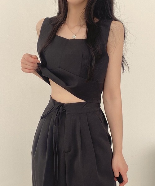 MILAE(ミレ)の「2点セットアップ スクエアネックノースリーブトップス&セミワイドパンツ(シャツ/ブラウス・レディース・ブラック/グレー・FREE)」の8枚目の写真
