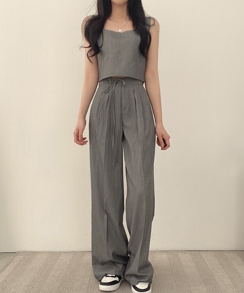MILAE(ミレ)の「2点セットアップ スクエアネックノースリーブトップス&セミワイドパンツ(シャツ/ブラウス・レディース・ブラック/グレー・FREE)」の3枚目の写真