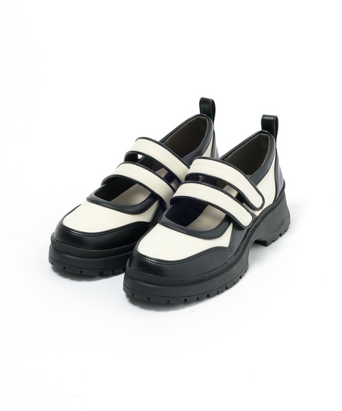 BAYFLOW（ベイフロー）の「[程よいボリューム感]メリージェーンスニーカー（スニーカー・レディース・シルバー/ブラック/アイボリー・LARGE/MEDIUM）」の21枚目の写真