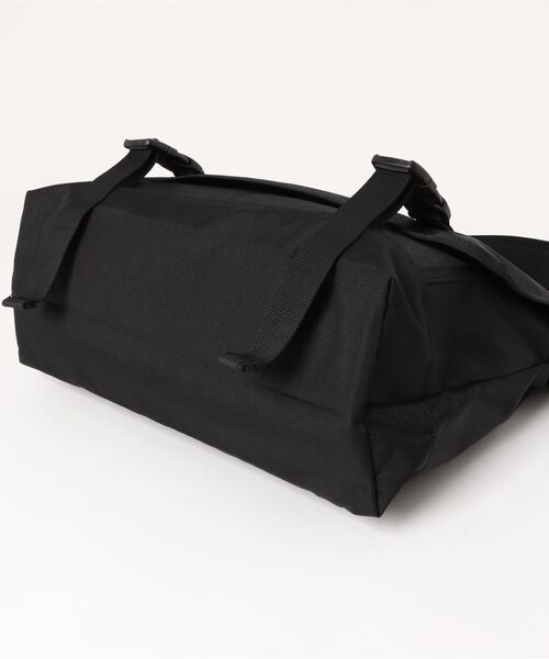 Manhattan Portage BLACK LABEL(マンハッタンポーテージ ブラックレーベル)の「STANDARD NY MESSENGER BAG (S) CORDURA 305P(メッセンジャーバッグ・メンズ・ブラック・SMALL)」の4枚目の写真