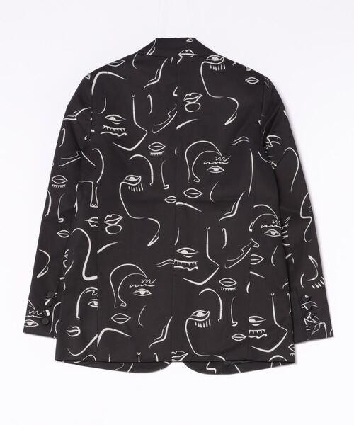 Desigual(デシグアル)の「BRATISLAVAブレザーフェイスモチーフプリント(テーラードジャケット・レディース・ブラック・S/M/L/XL/XS)」の2枚目の写真